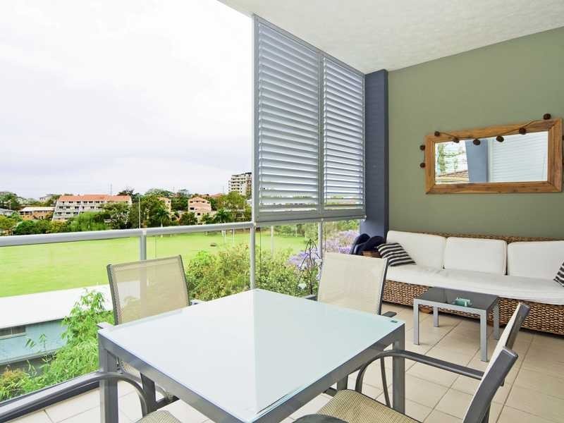 Unit/4/50 Dutton Street, Coolangatta QLD 4225