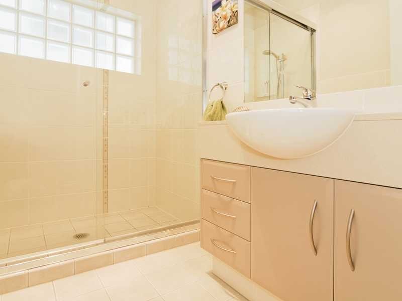 Unit/4/50 Dutton Street, Coolangatta QLD 4225