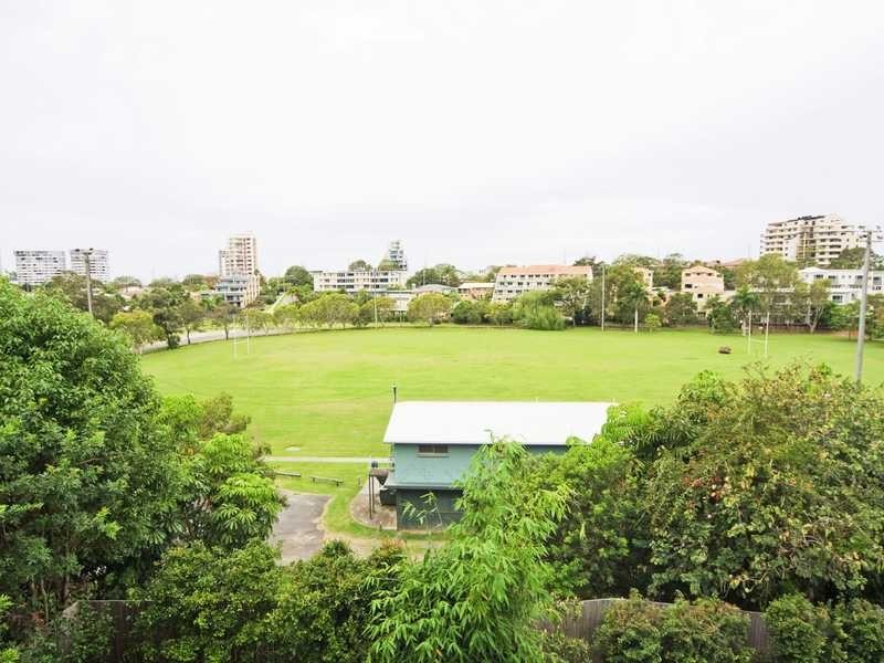 Unit/4/50 Dutton Street, Coolangatta QLD 4225