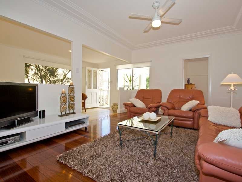 41 Winston Street, Kirra QLD 4225