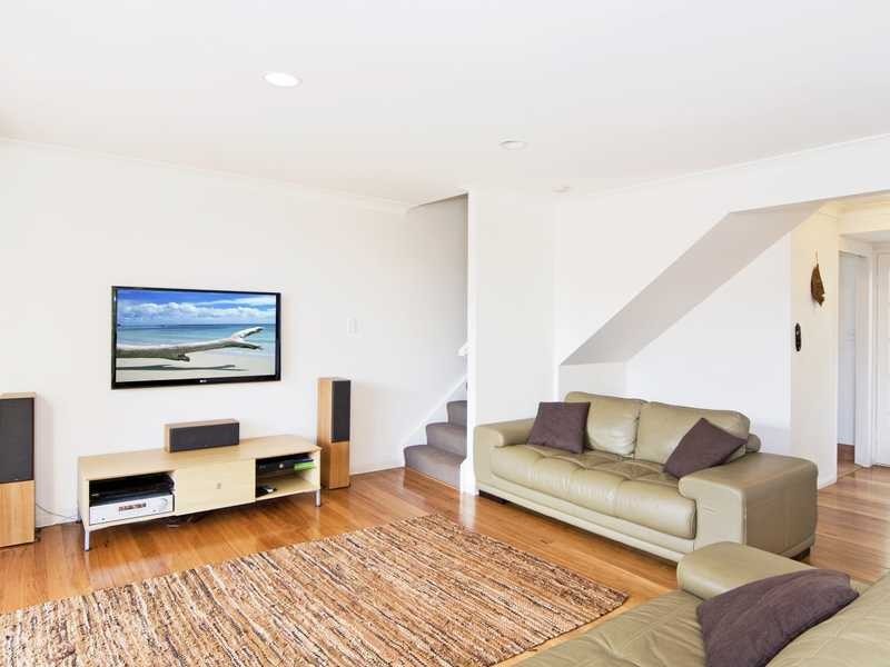 1/34 Miles Street, Coolangatta QLD 4225