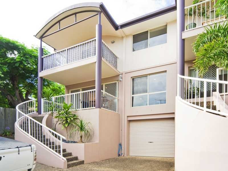 1/34 Miles Street, Coolangatta QLD 4225