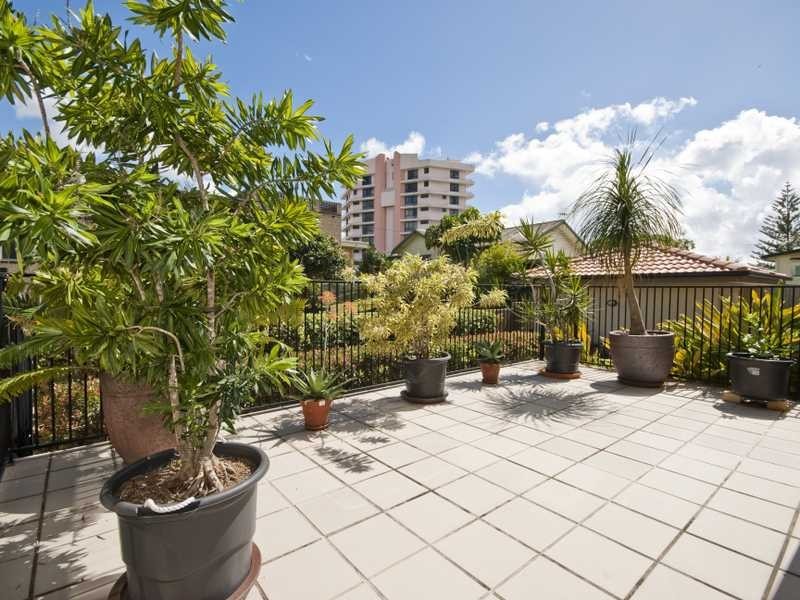 3/111-113 Golden Four Drive, Bilinga QLD 4225