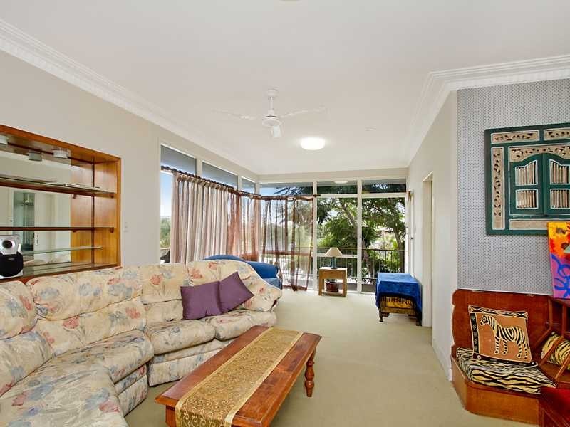 33 Ballow Street, Coolangatta QLD 4225