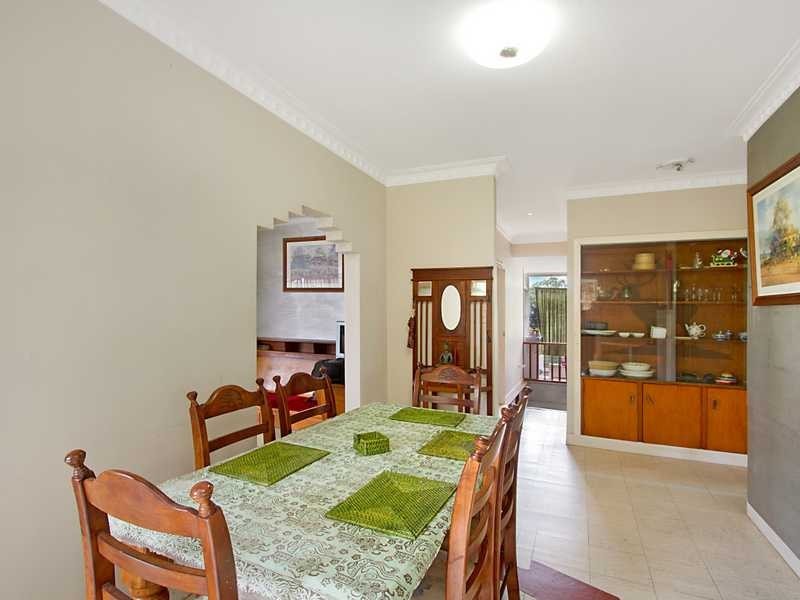 33 Ballow Street, Coolangatta QLD 4225