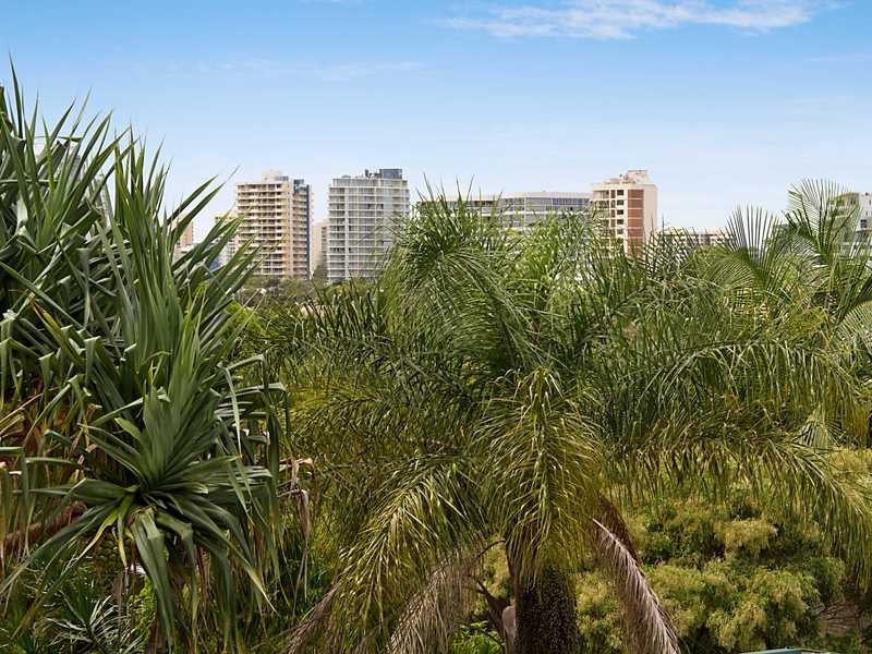 33 Ballow Street, Coolangatta QLD 4225