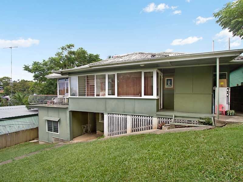 33 Ballow Street, Coolangatta QLD 4225