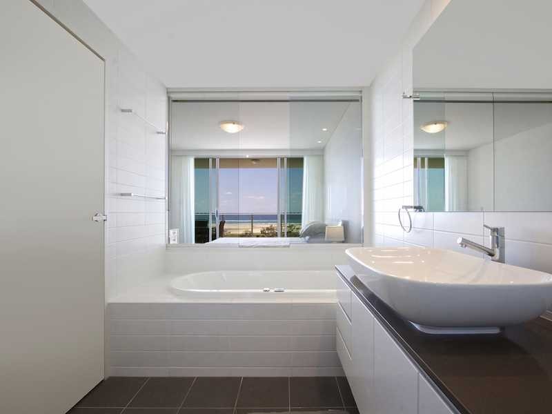 Unit 306/2 Creek Street, Coolangatta QLD 4225