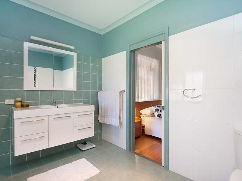 71 Tweed Street, Coolangatta QLD 4225