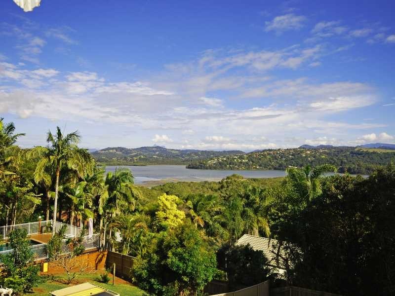 64 Hillcrest Avenue, Tweed Heads South NSW 2486