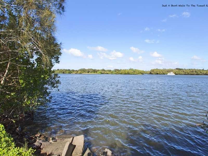 2/93 Old Ferry Road, Banora Point NSW 2486