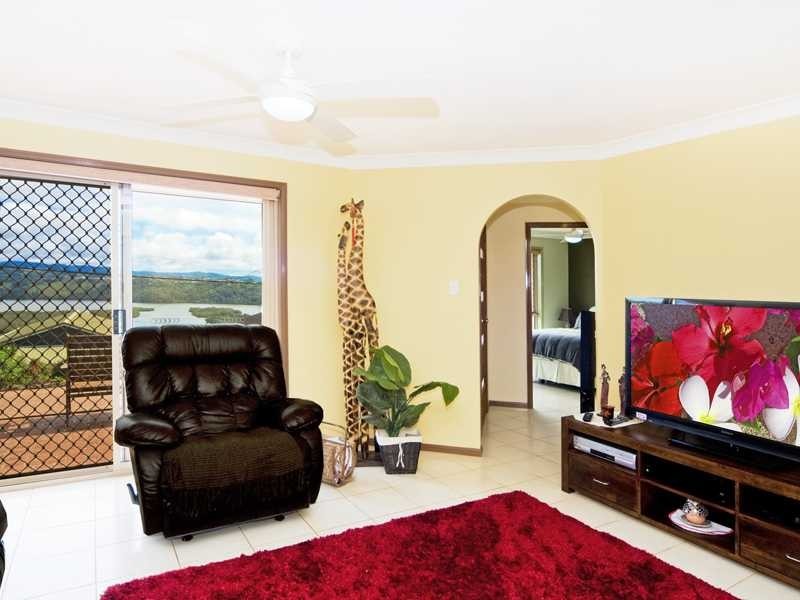 73 Hillcrest Avenue, Tweed Heads South NSW 2486