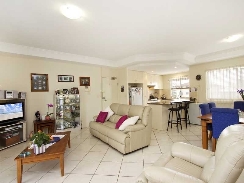 4/224 Pacific Parade, Bilinga QLD 4225