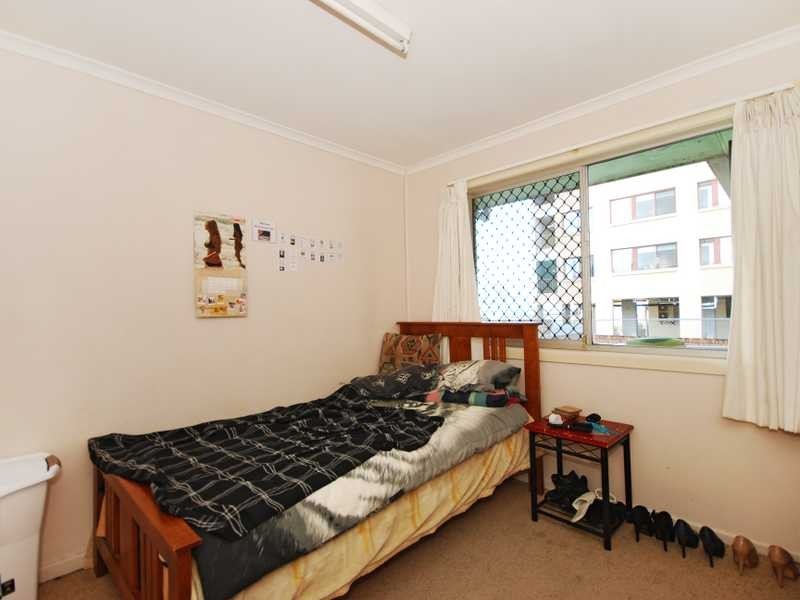 8/2 Haig Street, Kirra QLD 4225