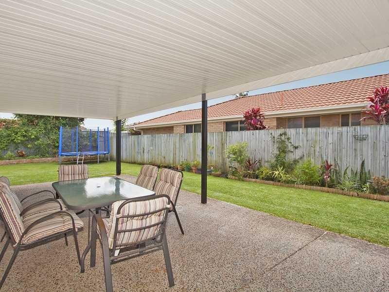 72 Avondale Dr, Banora Point NSW 2486