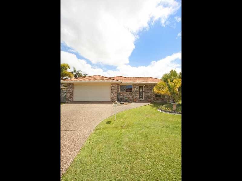 72 Avondale Dr, Banora Point NSW 2486