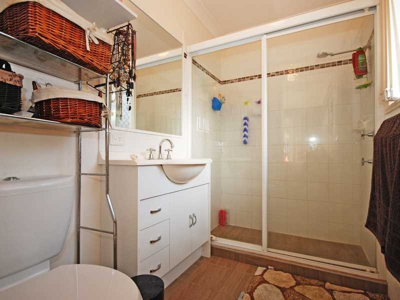 72 Avondale Dr, Banora Point NSW 2486