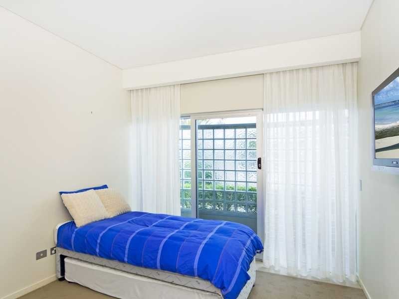 1/129 Musgrave Street, Coolangatta QLD 4225