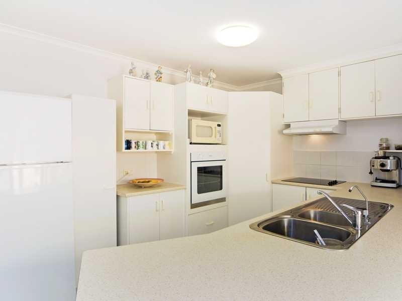 2/6 Covent Gardens Way, Banora Point NSW 2486