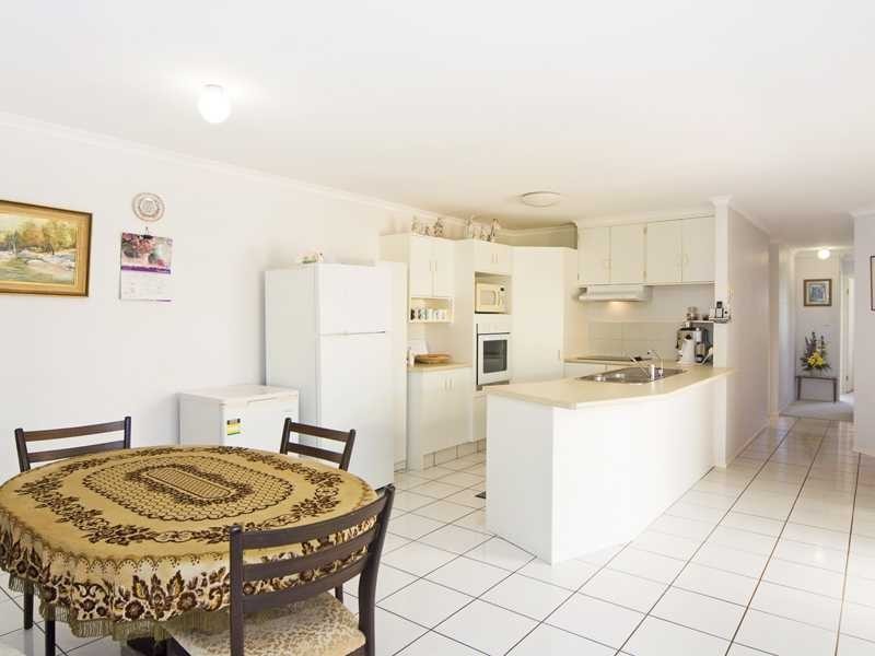 2/6 Covent Gardens Way, Banora Point NSW 2486