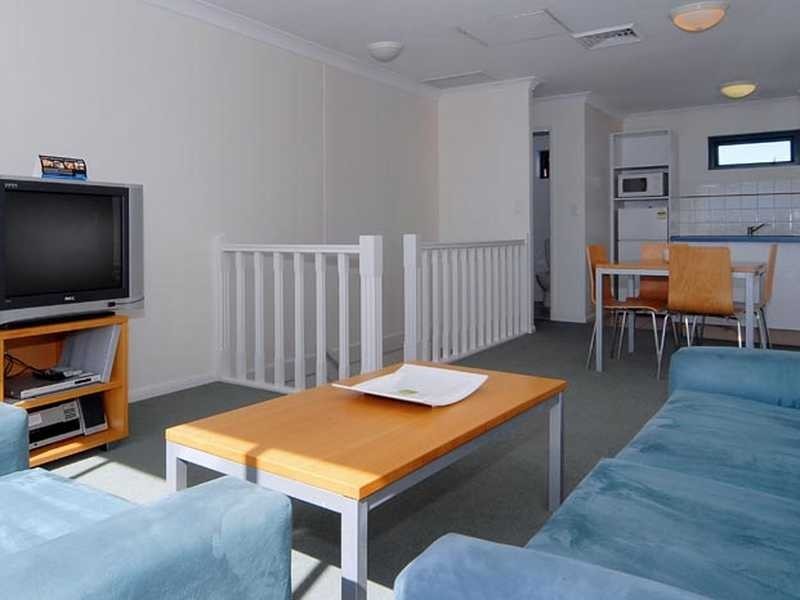 447/99 Griffith St, Coolangatta QLD 4225