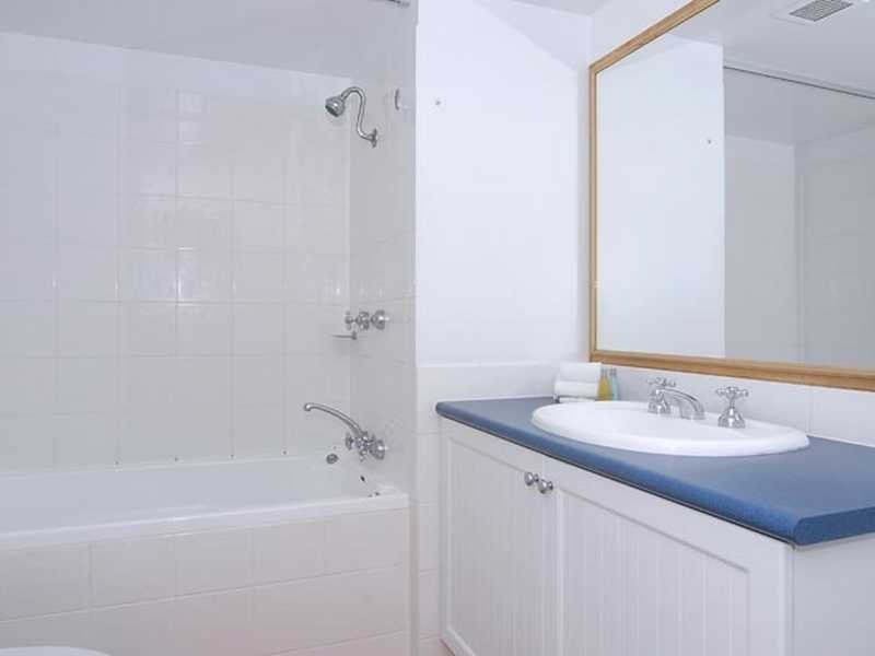 447/99 Griffith St, Coolangatta QLD 4225