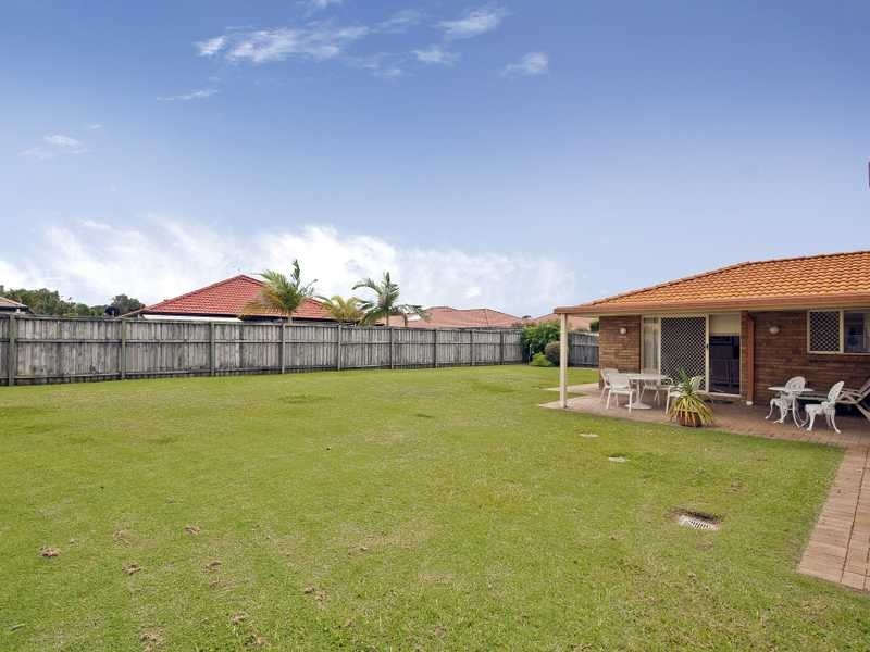 3 Magnolia Crescent, Banora Point NSW 2486