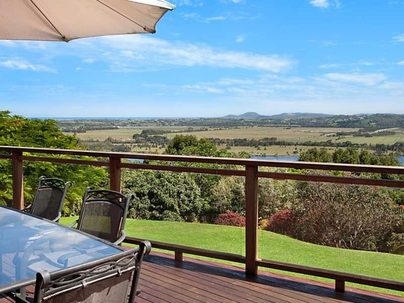 8 The Parapet, Banora Point NSW 2486