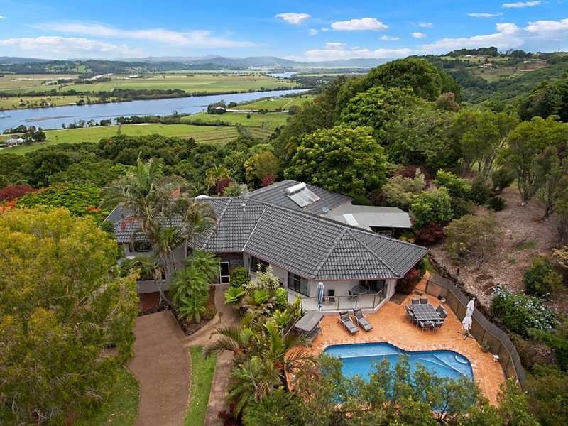 8 The Parapet, Banora Point NSW 2486
