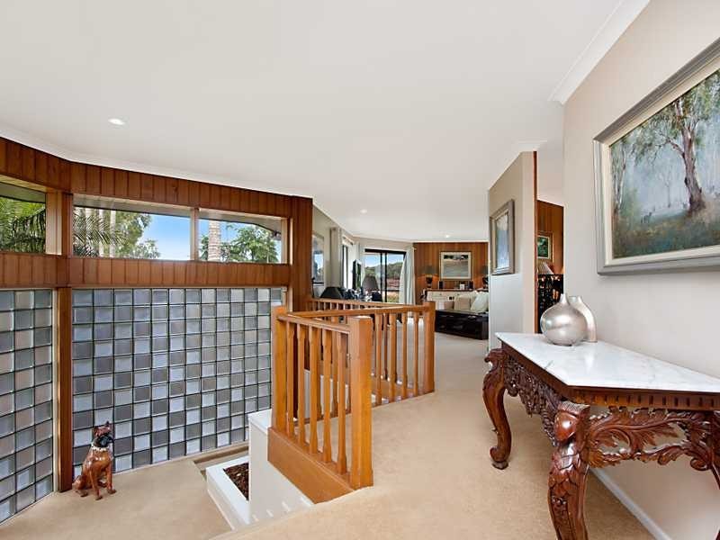 8 The Parapet, Banora Point NSW 2486