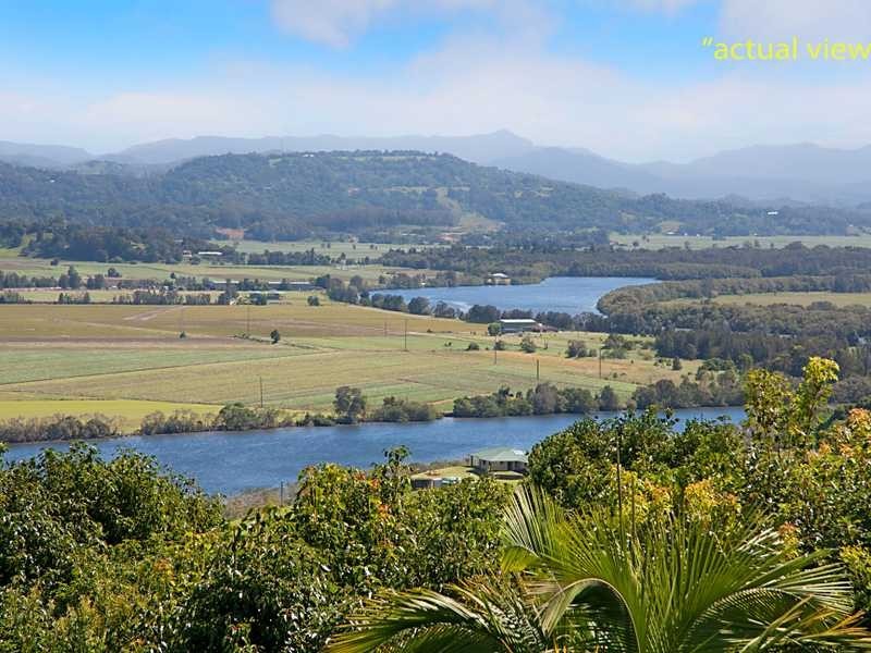 8 The Parapet, Banora Point NSW 2486