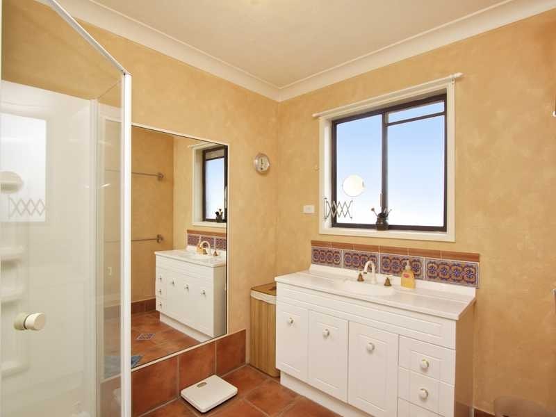 11 Pelican Place, Tweed Heads West NSW 2485