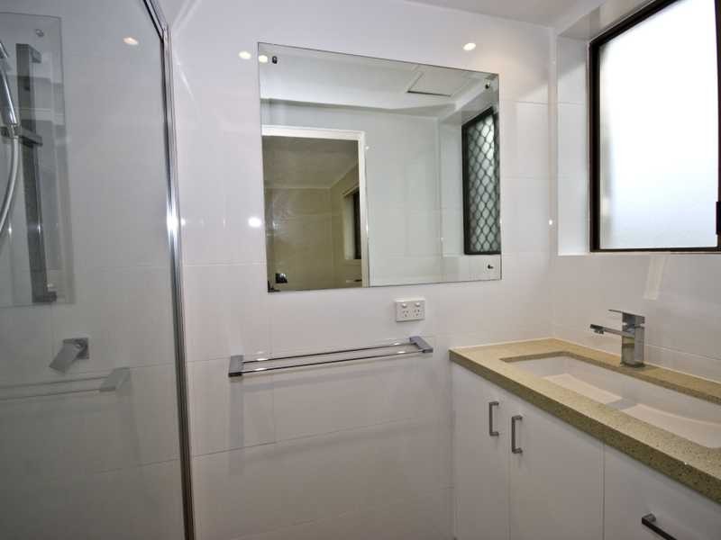Unit/1/271 Golden Four Dr, Bilinga QLD 4225