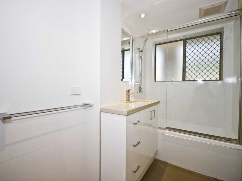 Unit/1/271 Golden Four Dr, Bilinga QLD 4225