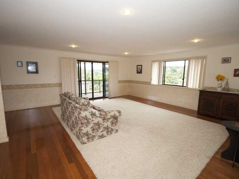 94 Lochlomond Drive, Banora Point NSW 2486