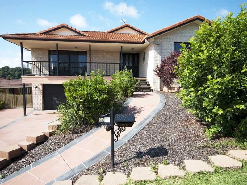 94 Lochlomond Drive, Banora Point NSW 2486