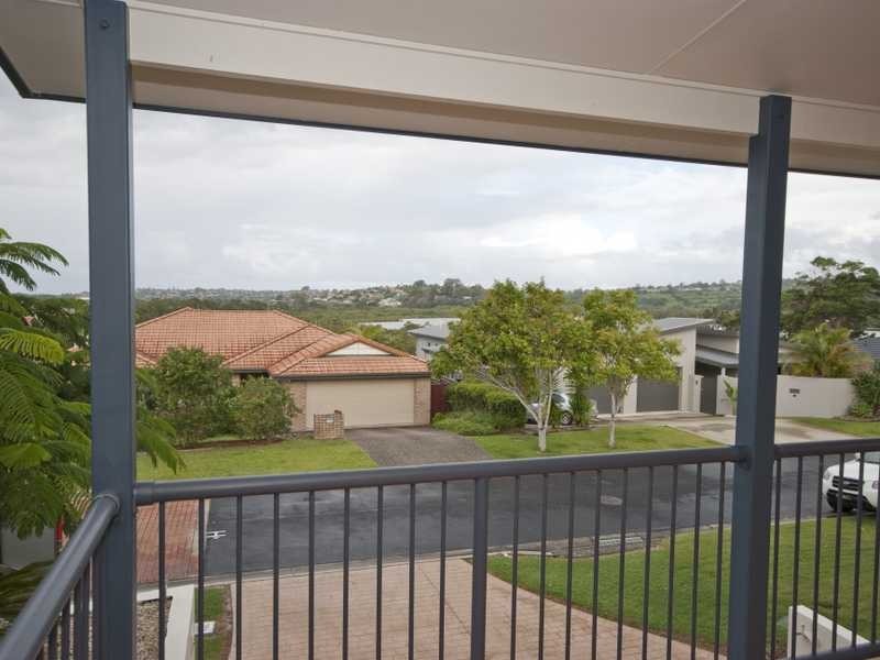 32 Daintree Close, Banora Point NSW 2486