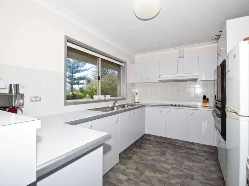 Unit/1/146 Pacific Parade, Bilinga QLD 4225