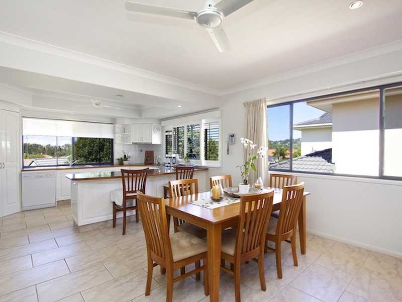 2/2 Daintree Close, Banora Point NSW 2486