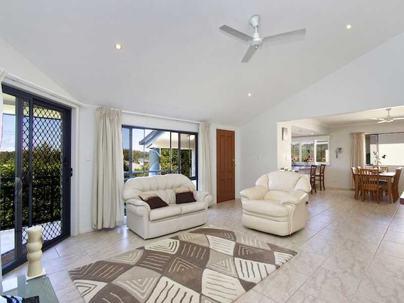 2/2 Daintree Close, Banora Point NSW 2486