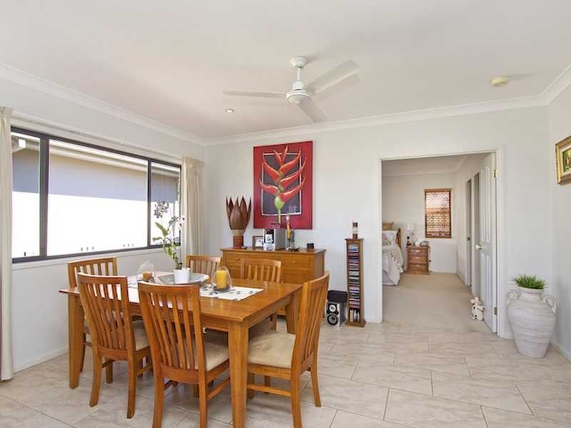 2/2 Daintree Close, Banora Point NSW 2486