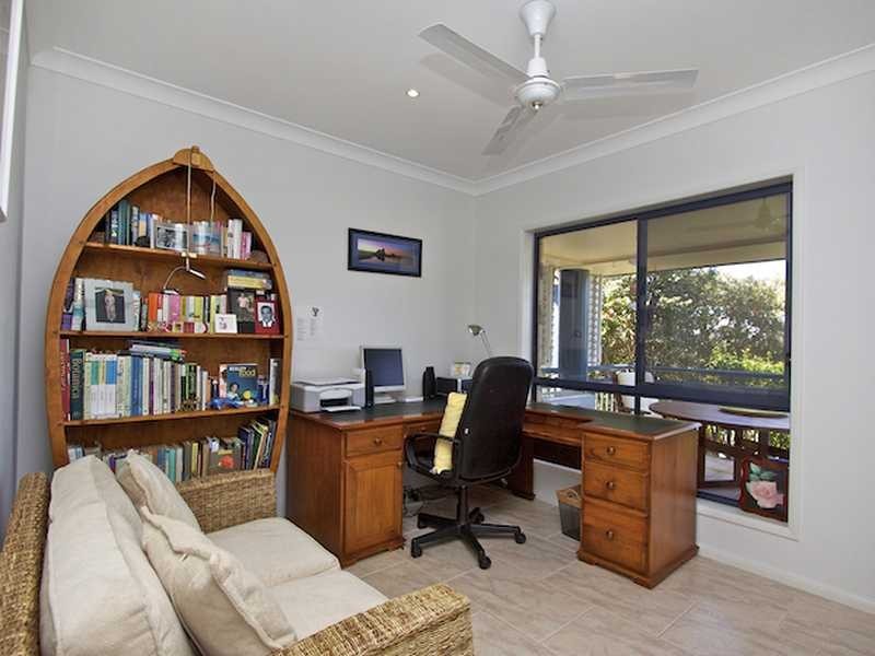 2/2 Daintree Close, Banora Point NSW 2486