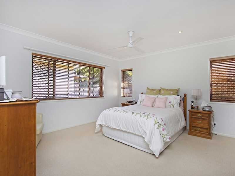 2/2 Daintree Close, Banora Point NSW 2486
