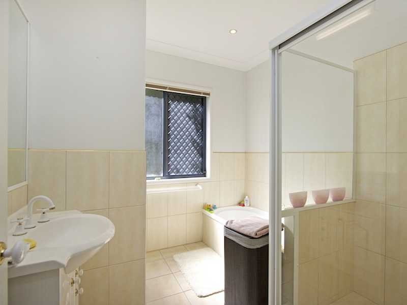 2/2 Daintree Close, Banora Point NSW 2486