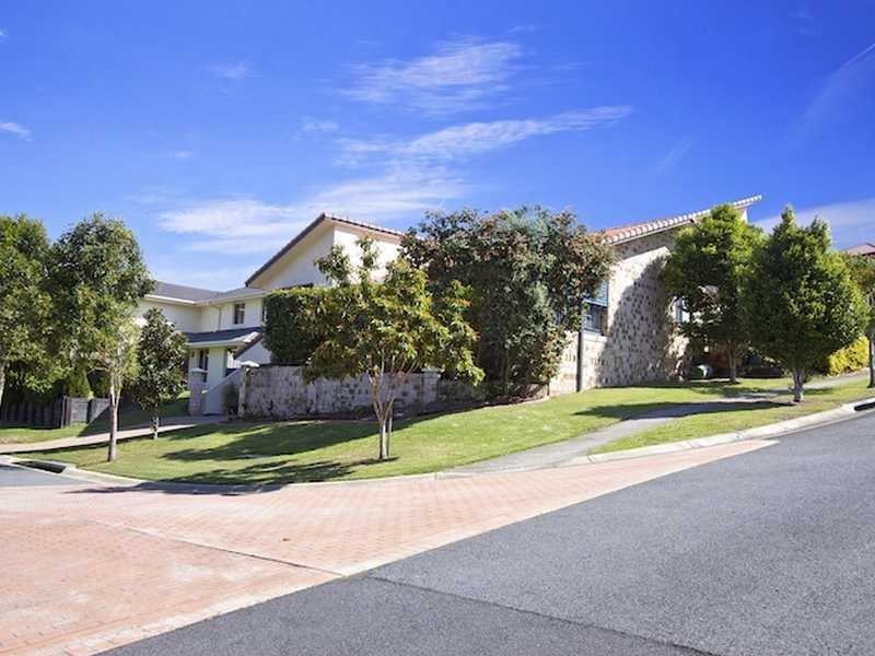 2/2 Daintree Close, Banora Point NSW 2486
