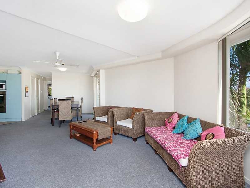 Unit/9/102 Musgrave Street, Coolangatta QLD 4225