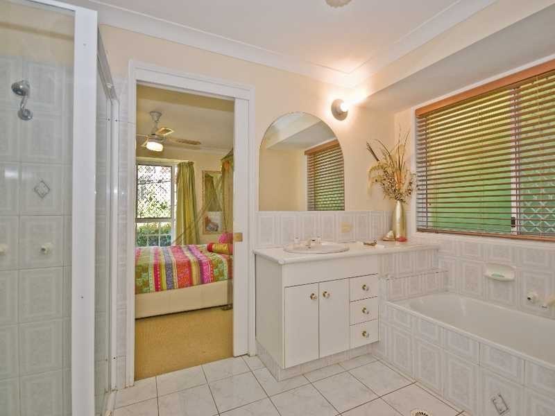 2/85 Lochlomond Drive, Banora Point NSW 2486