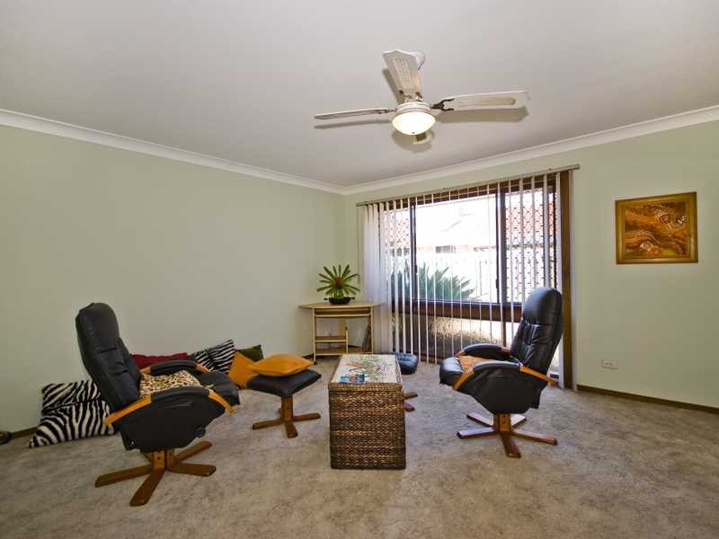 2/30 The Lakes Drive, Tweed Heads West NSW 2485