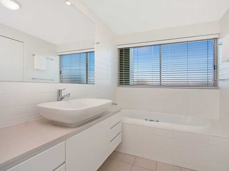 Unit 207/2 Creek Street, Coolangatta QLD 4225