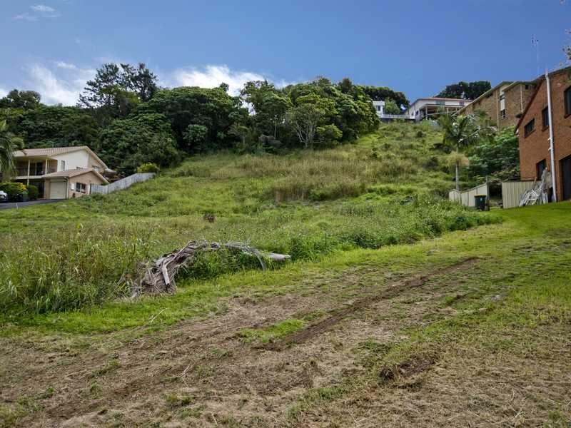 61 Bimbadeen Avenue, Banora Point NSW 2486